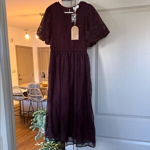 Elegant Lace Midi Dress in Deep Burgundy